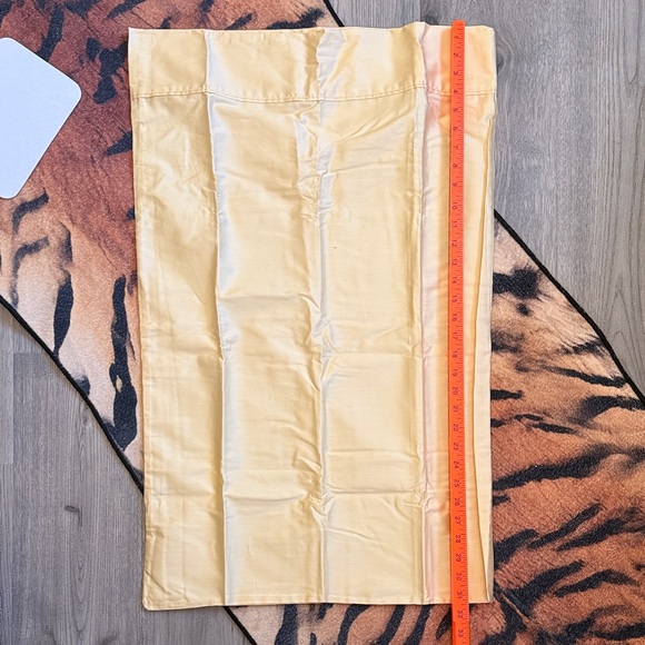 Lauren Ralph Lauren Cream Cotton pillowcases - Picture 5 of 8